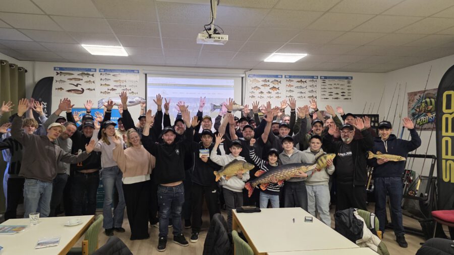 Teilnehmer im Angelschein-Kurs in Hamburg